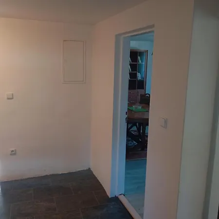 Hétvégi ház Prizemni Utulny S Vlastni Saunou A Bazenem